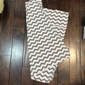 Itzy Ritzy nursing cover